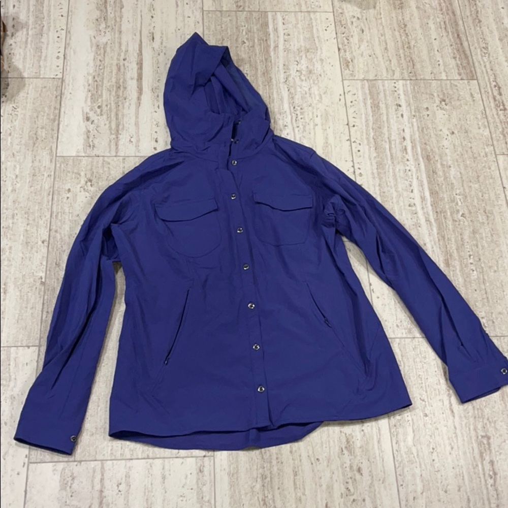 Duluth water resistant button up jacket large